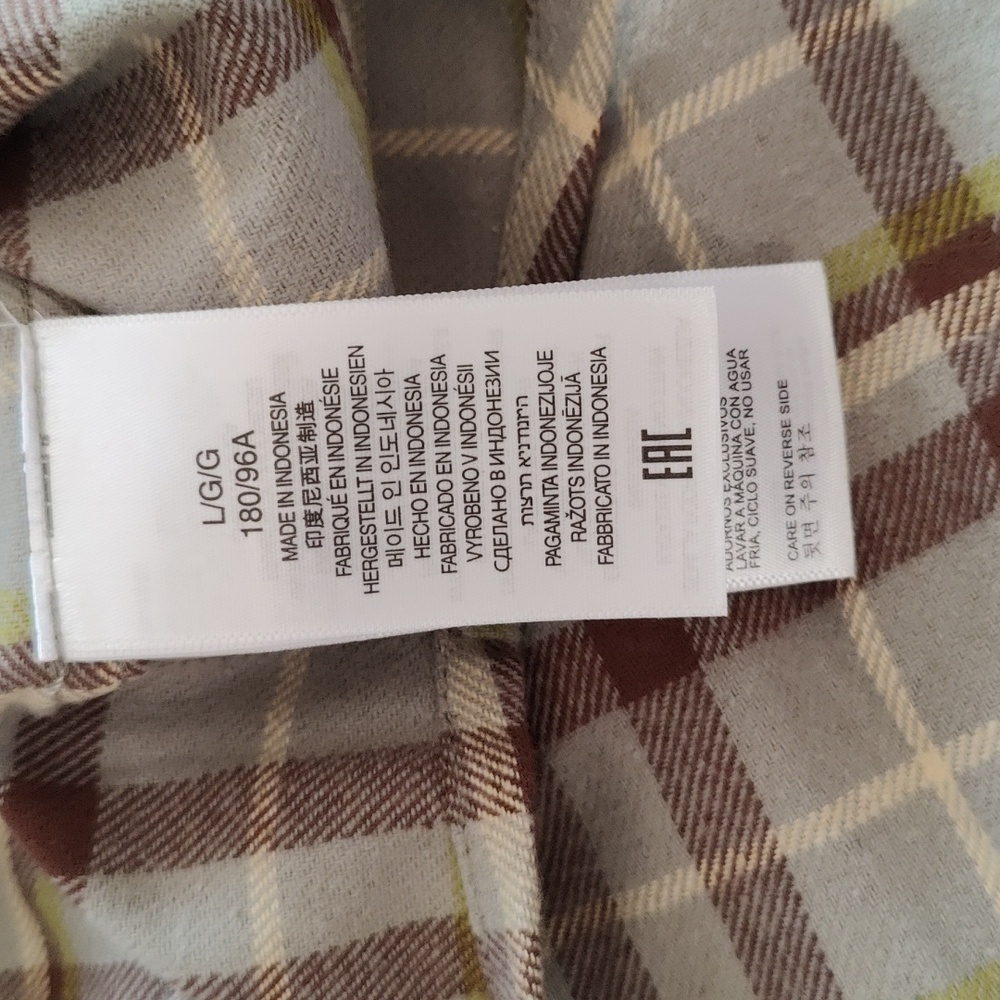 202. Marmot Doran Midweight Flannel Shirt | Color: Vetiver - Picture 8 of 9